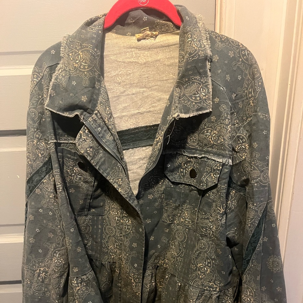 POL / EUC Denim Peplum patterned jacket w/ Lace w/ zipper - raw edges
